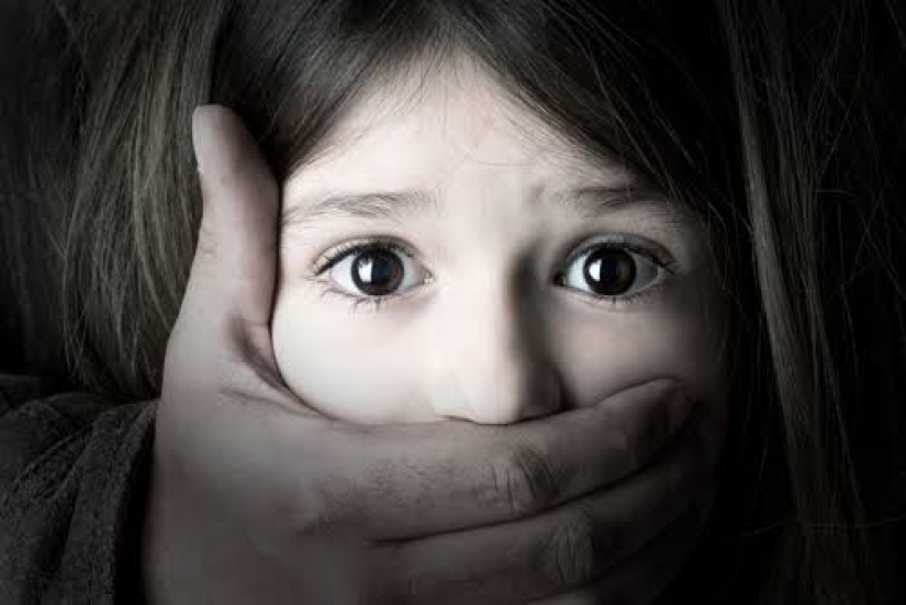 Infancia violada: una mujer solo después de 20 años pudo castigar a su padrastro pedófilo