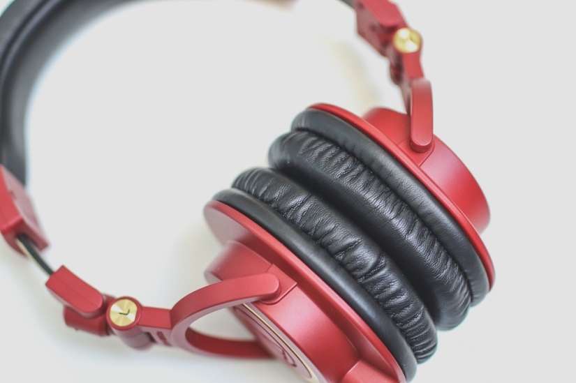 Infinity Basses: how headphones turn an ordinary person into a superhero