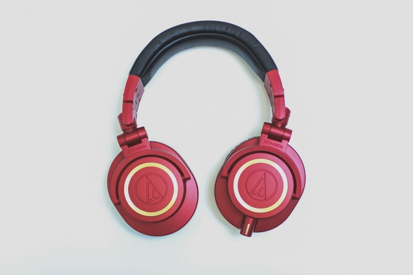 Infinity Basses: how headphones turn an ordinary person into a superhero