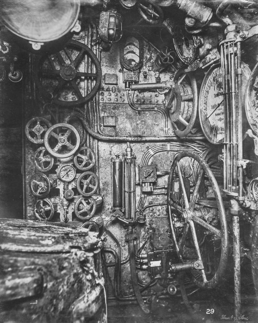 Inside a German World War I submarine