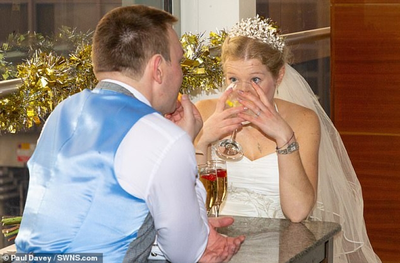 Instant Wedding: A British couple got married in Vegas on their first date