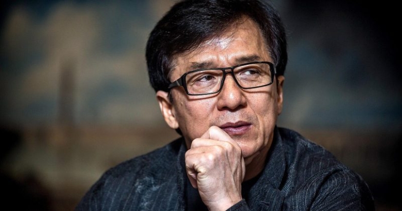 Jackie Chan pagará un millón de yuanes al creador de la vacuna contra el coronavirus