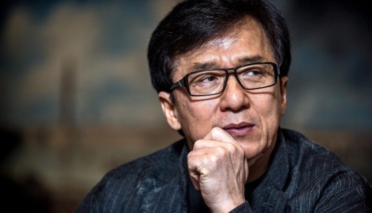 Jackie Chan pagará un millón de yuanes al creador de la vacuna contra el coronavirus Jackie Chan pagará un millón de yuanes al creador de la vacuna contra el coronavirus