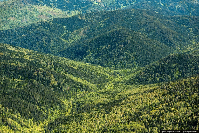 Jakasia desde una altura: Parque Natural Ergaki, Central hidroeléctrica Sayano-Shushenskaya y Abakan