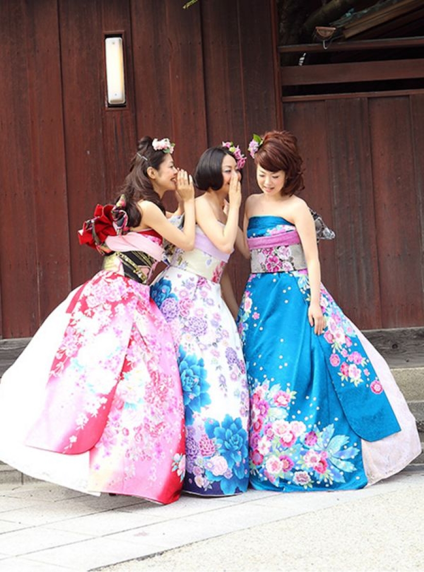 Japanese Brides Transform Their Traditional Kimonos Into Stunning Wedding Dresses