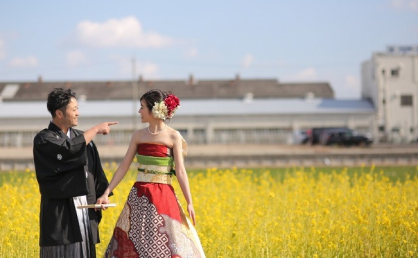 Japanese Brides Transform Their Traditional Kimonos Into Stunning Wedding Dresses