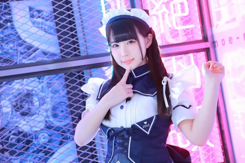 Japanese chorus girls will show you a different reality: the most popular kawaii cafe has opened in Akihabara