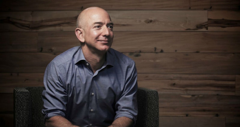 Jeff Bezos, CEO de Amazon, se ha convertido en el hombre más rico de la historia