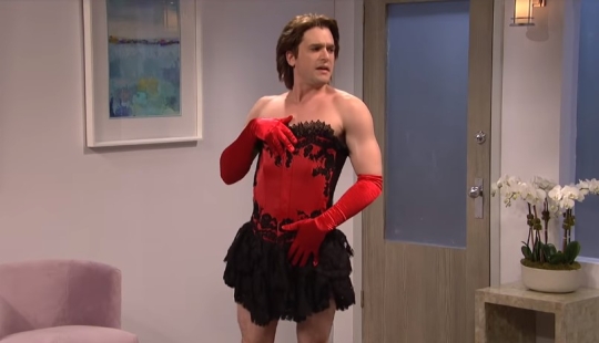 Jon Snow in a red dress and heels. You haven't seen him like this yet!
