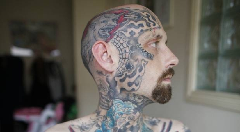 "Kids, don't be scared, this is your dad": an Irishman spent 36 thousand dollars on tattoos and turned into a kind of skeleton