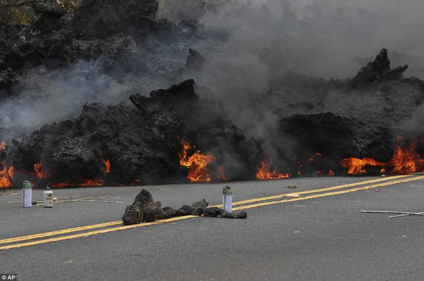 Kilauea volcano in Hawaii continues to destroy the island