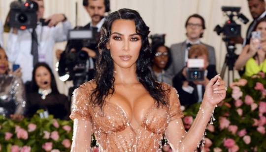 Kim Kardashian revealed the secret of the famous "wet" dress, and what she heard caused shock among fans