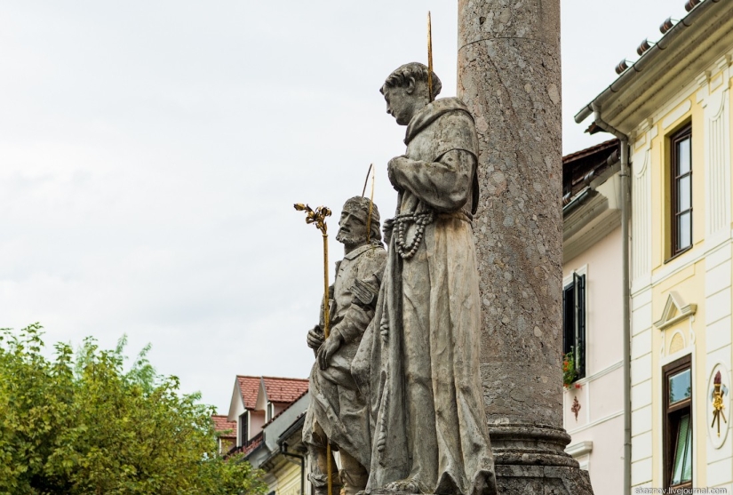 Škofja Loka (Škofja Loka) es la ciudad medieval conservada más hermosa de Eslovenia