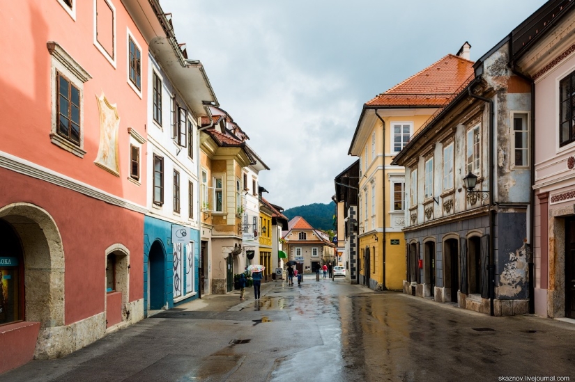 Škofja Loka (Škofja Loka) es la ciudad medieval conservada más hermosa de Eslovenia