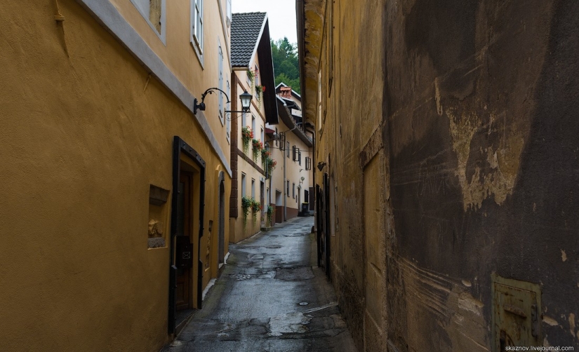 Škofja Loka (Škofja Loka) es la ciudad medieval conservada más hermosa de Eslovenia