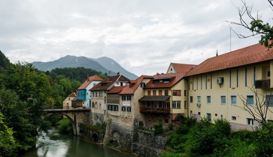 Škofja Loka (Škofja Loka) is the most beautiful preserved medieval town in Slovenia Škofja Loka (Škofja Loka) is the most beautiful preserved medieval town in Slovenia