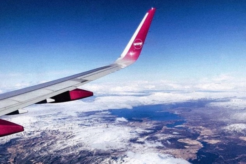 La aerolínea islandesa está buscando un par de personas que paguen 4 mil dólares por el viaje