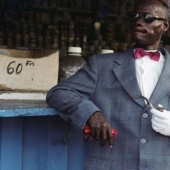 La comunidad de personas elegantes: un ensayo fotográfico sobre estilistas del Congo