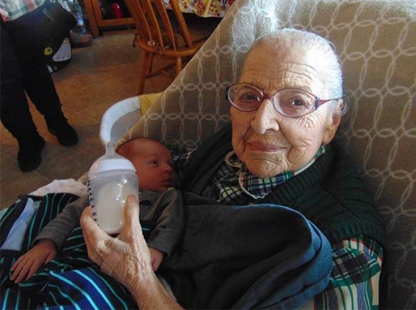 La diferencia en la eternidad: bisabuelas con bisnietos, cuya diferencia de edad es de más de 100 años