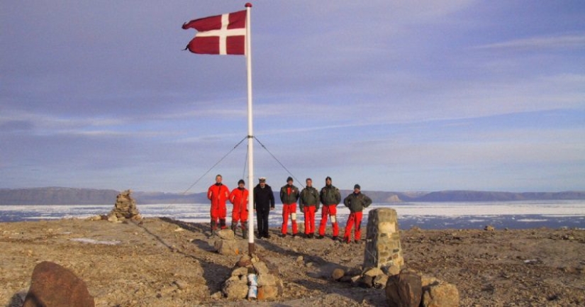 La guerra más inteligente de la historia: Canadá y Dinamarca luchan por la Isla Hans, bebiendo aguardiente y whisky