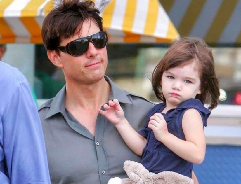 La hija de Tom Cruise y Katie Holmes se convierte en una joven belleza