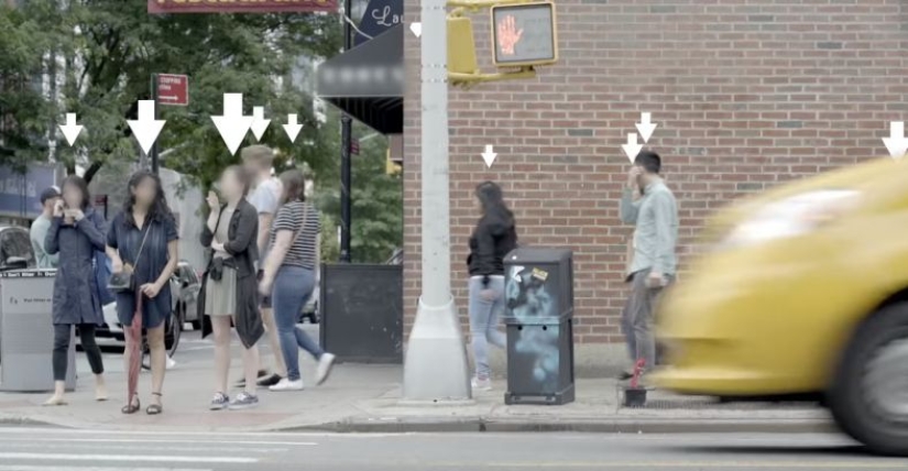 La marca estadounidense escondía dinero detrás de pancartas publicitarias en las calles de Nueva York. Por qué nadie lo nota