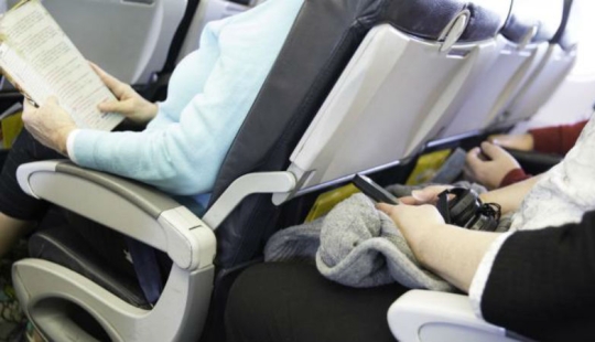 La niña contó cómo sobrevivir durante un vuelo de 23 horas sin aparatos La niña contó cómo sobrevivir durante un vuelo de 23 horas sin aparatos