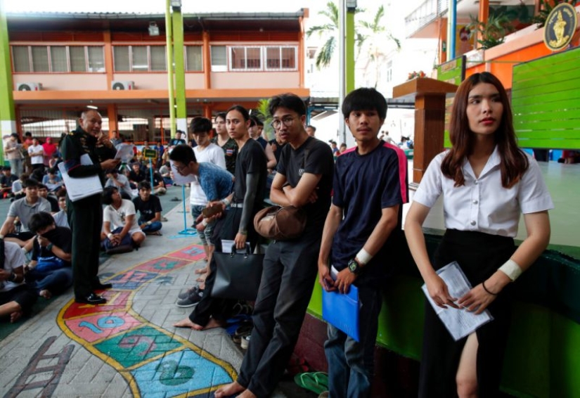 La patria está llamando! Cómo va el borrador de primavera en Tailandia