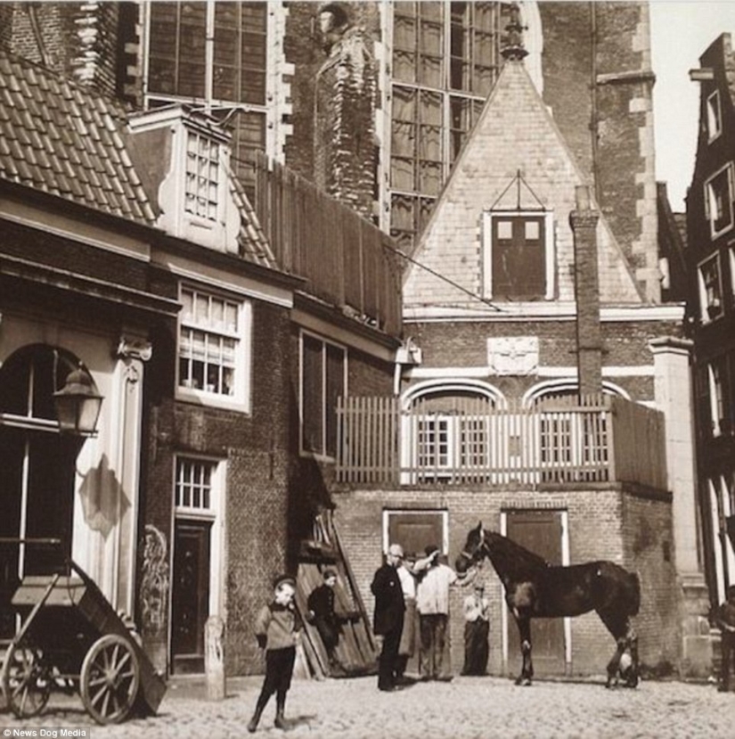 La profesión más antigua de la ciudad más libre: la historia del barrio rojo de Ámsterdam