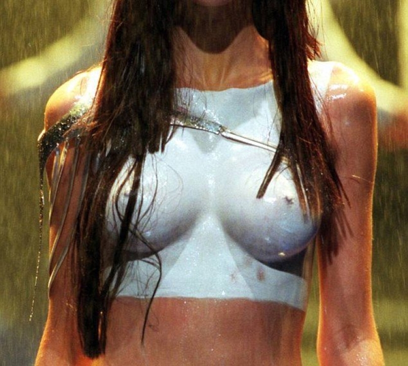La top model Gisele Bundchen contó cómo lloró hace 20 años cuando la obligaron a caminar desnuda por la pasarela