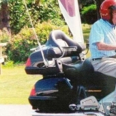 La vida en la carretera: un moño de motociclista centenario viaja por las carreteras de Canadá