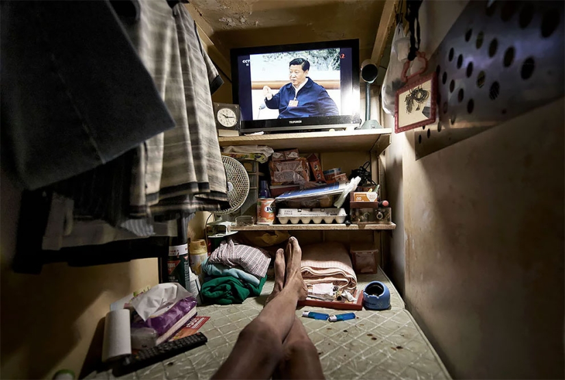 La vida en una Caja: Dentro de los pequeños Apartamentos de Hong Kong