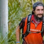 La voluntad de vivir: un hombre sin estómago, colon y vesícula biliar se ha convertido en un corredor de maratón e inspira a otros