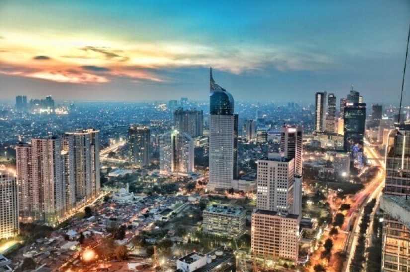 Las autoridades indonesias construirán una nueva capital, porque Yakarta se está hundiendo gradualmente bajo el agua