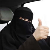 Las mujeres en Arabia Saudita ahora están al timón