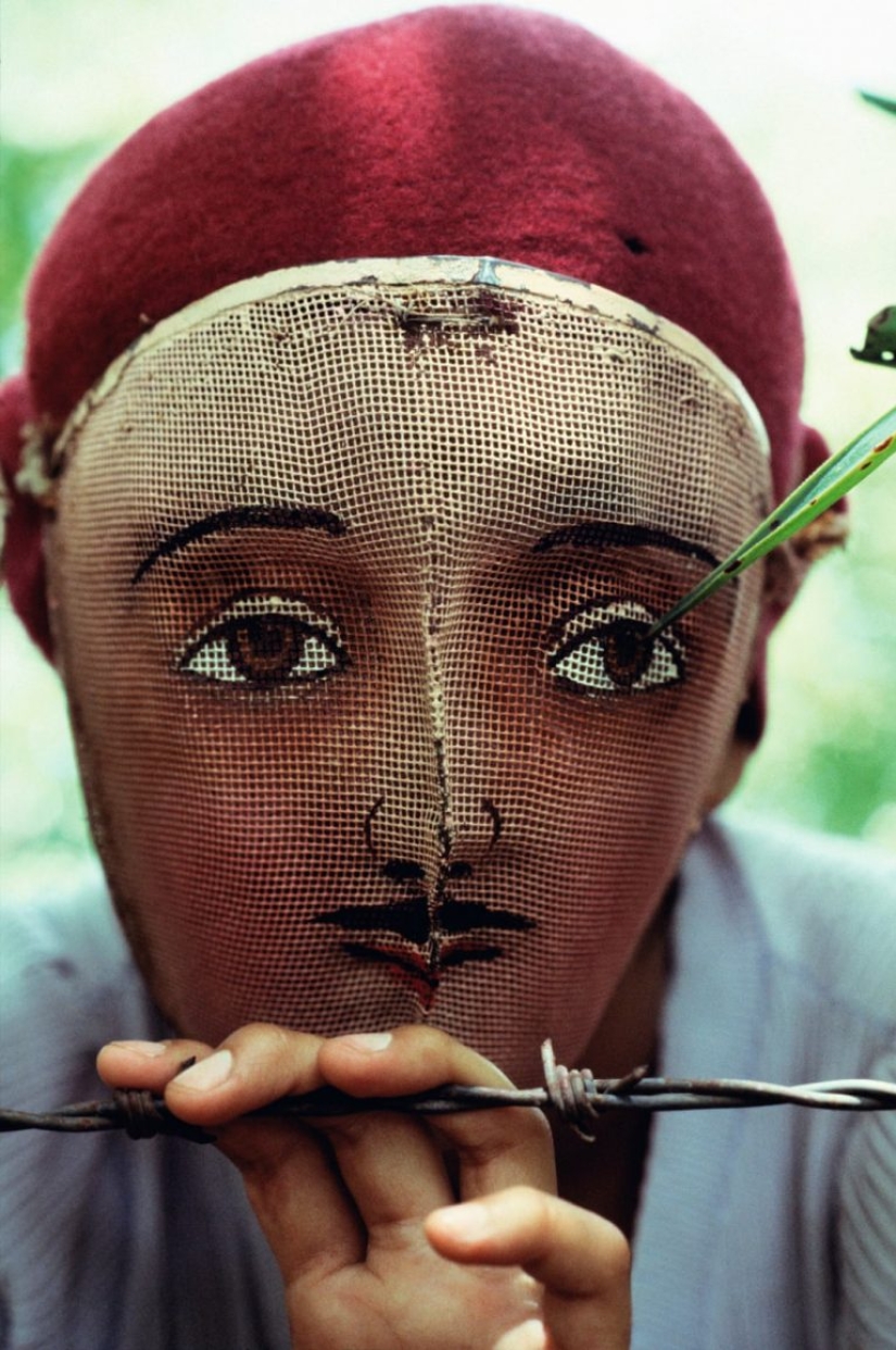 Las mujeres son fotógrafas de guerra.