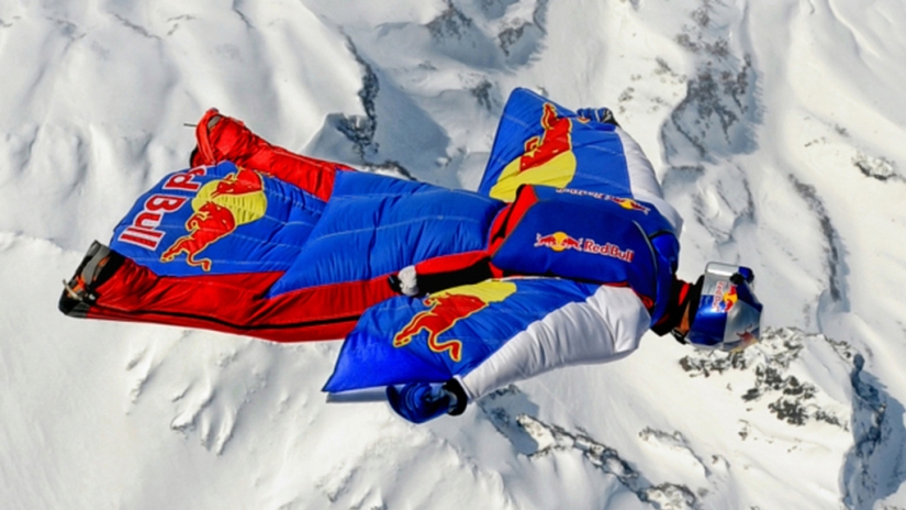 Last jump: legendary parachutist Valery Rozov crashed in Nepal