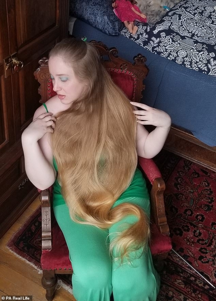 Length matters: fetishists offer an American woman money to show them her hair