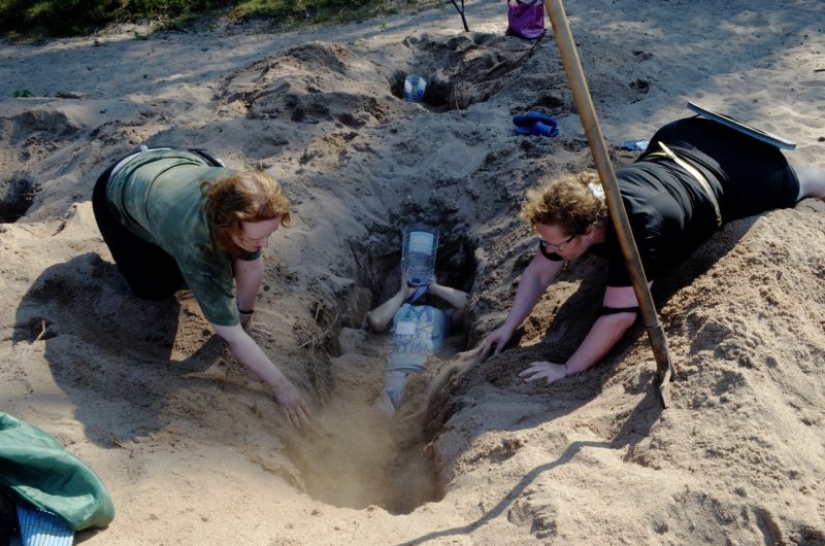 Lifetime burial: why do people volunteer yourself buried