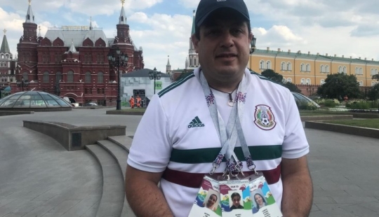 Lleva boletos para toda la familia con él: el mexicano enterró a su esposa e hijos y aún voló a la Copa del Mundo Lleva boletos para toda la familia con él: el mexicano enterró a su esposa e hijos y aún voló a la Copa del Mundo