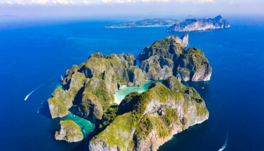 ¡Llévame de vuelta a la playa! La hermosa bahía tailandesa que se hizo famosa por la famosa película de Leonardo DiCaprio reabre después de un proyecto de rejuvenecimiento de coral de tres años