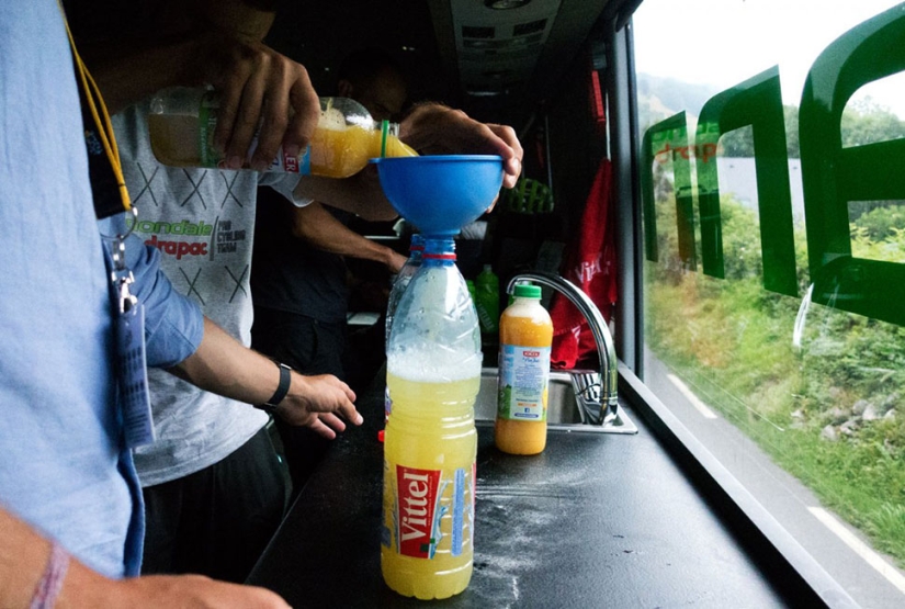 Lo que los campeones del Tour de Francia comen y beben justo después de la carrera