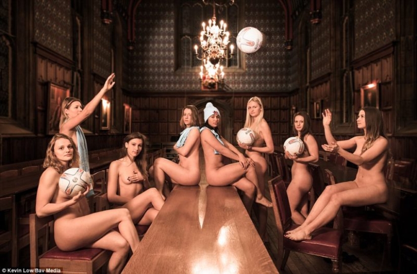 Lo que no puedes hacer por la caridad: estudiantes de Cambridge desnudos para el calendario