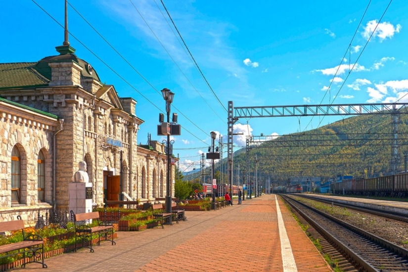 Lo que se puede ver desde la ventana del tren en el Ferrocarril Transiberiano