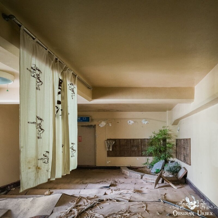 Looks like an abandoned Japanese resort and Spa