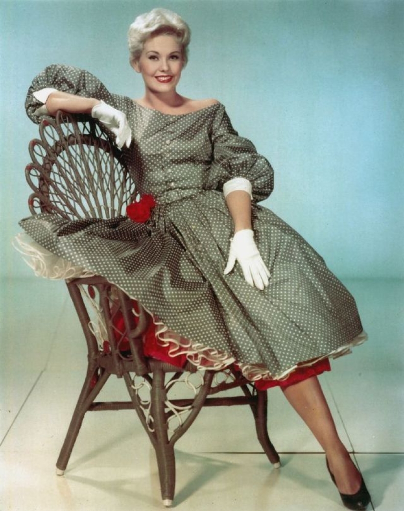 Los caballeros prefieren las rubias: 17 bellezas estrella de los años 50, por las que nuestros abuelos podían añorar