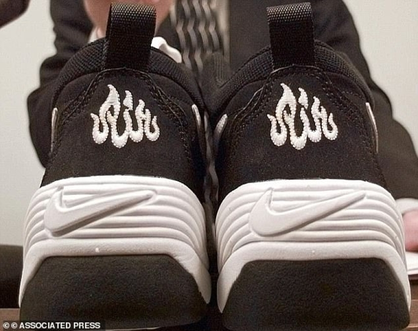 Los musulmanes se reunieron para boicotear los productos Nike por insultar a Alá