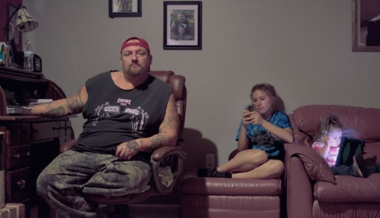 Los peores comentaristas de la Red en el proyecto fotográfico "Guerreros de Internet"