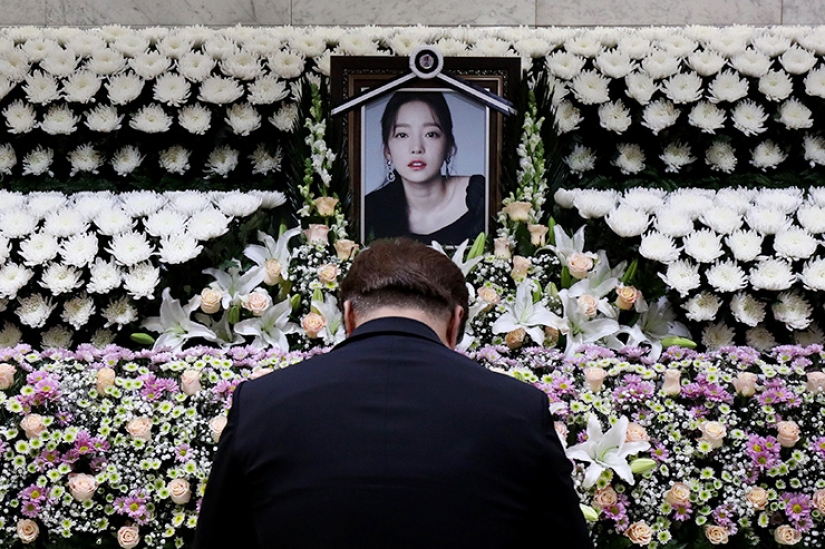 Los suicidios más terribles de estrellas del K-Pop: lo que lleva a los ídolos coreanos al suicidio