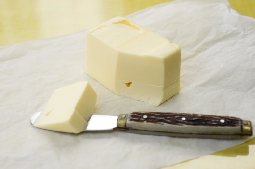 Margarina, salchichas y otros 5 productos que pueden acelerar el envejecimiento